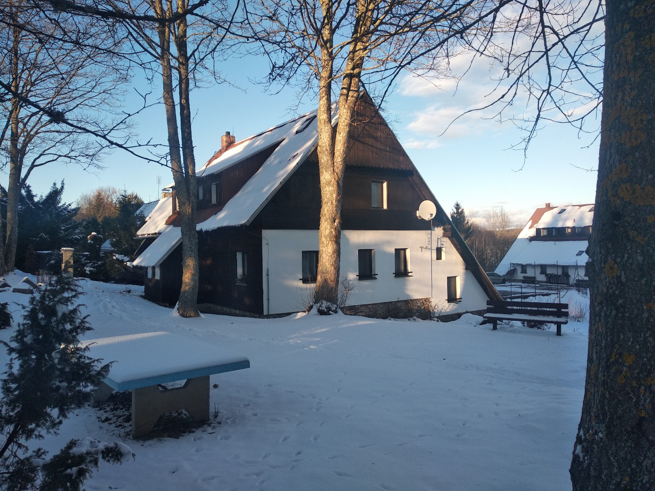 Horská chata v zimě - fotografie